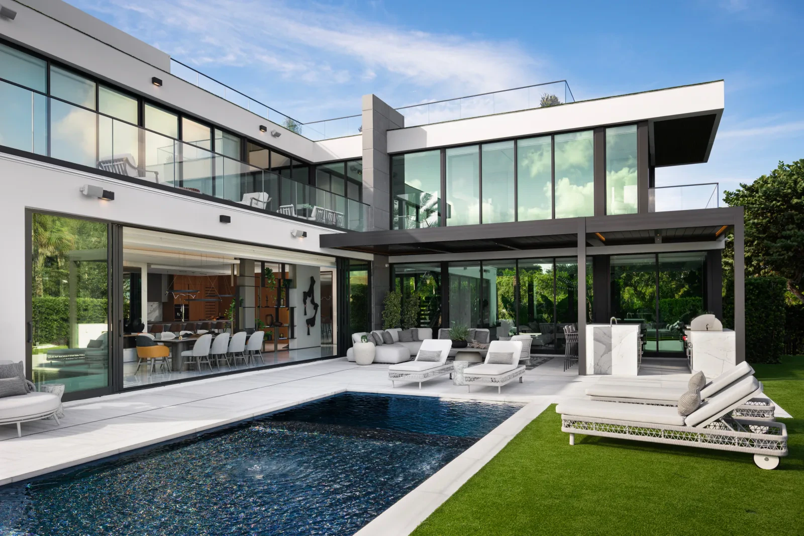 Monarch House — dining and lounge